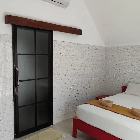Family Bungalow Gili Meno Exterior photo